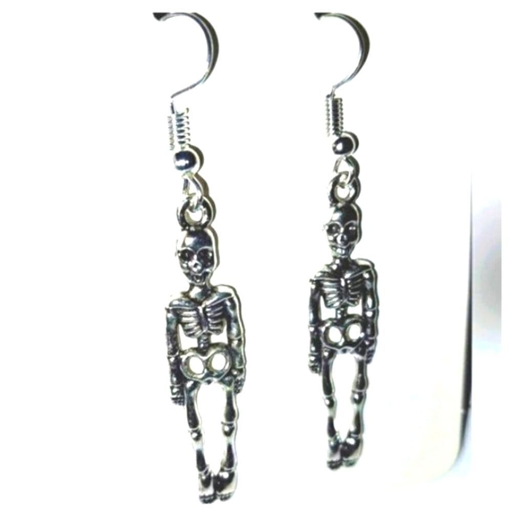 Super cute festive holiday earrings
